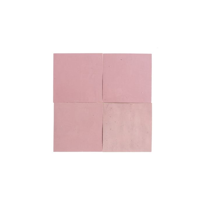 Roze faiancetegels